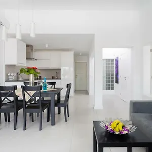  Apartment Eden Island Village